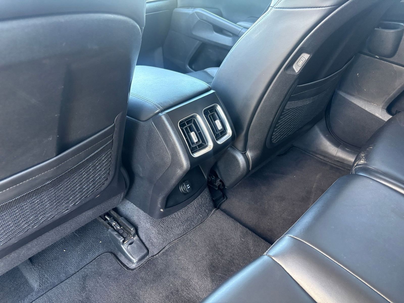 Used 2024 Kia Sorento S image 29