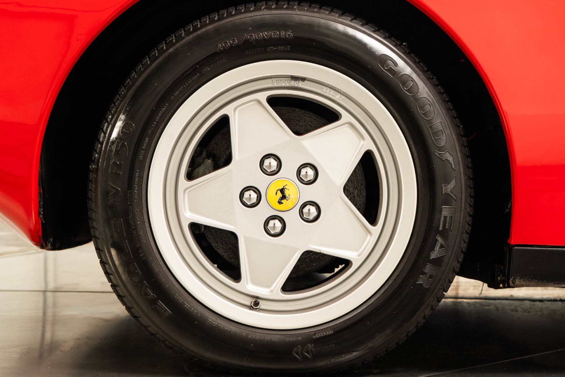 Used 1988 Ferrari Testarossa image 36
