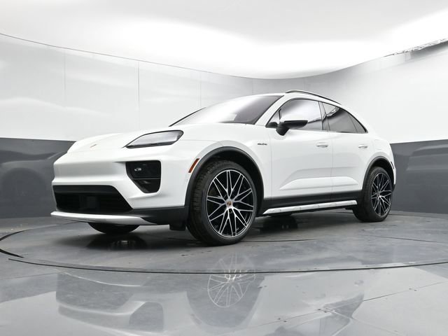 New 2024 Porsche Macan 4 Electric image 28