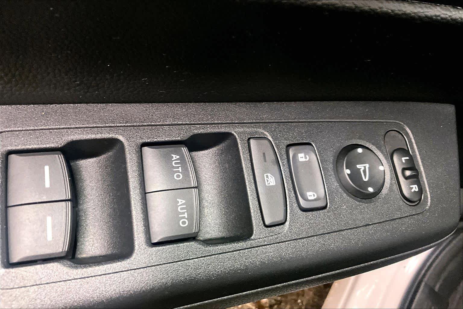 Used 2024 Honda CR-V Sport image 32