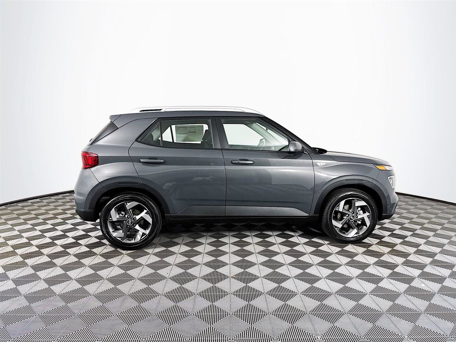 New 2025 Hyundai Venue SEL image 8