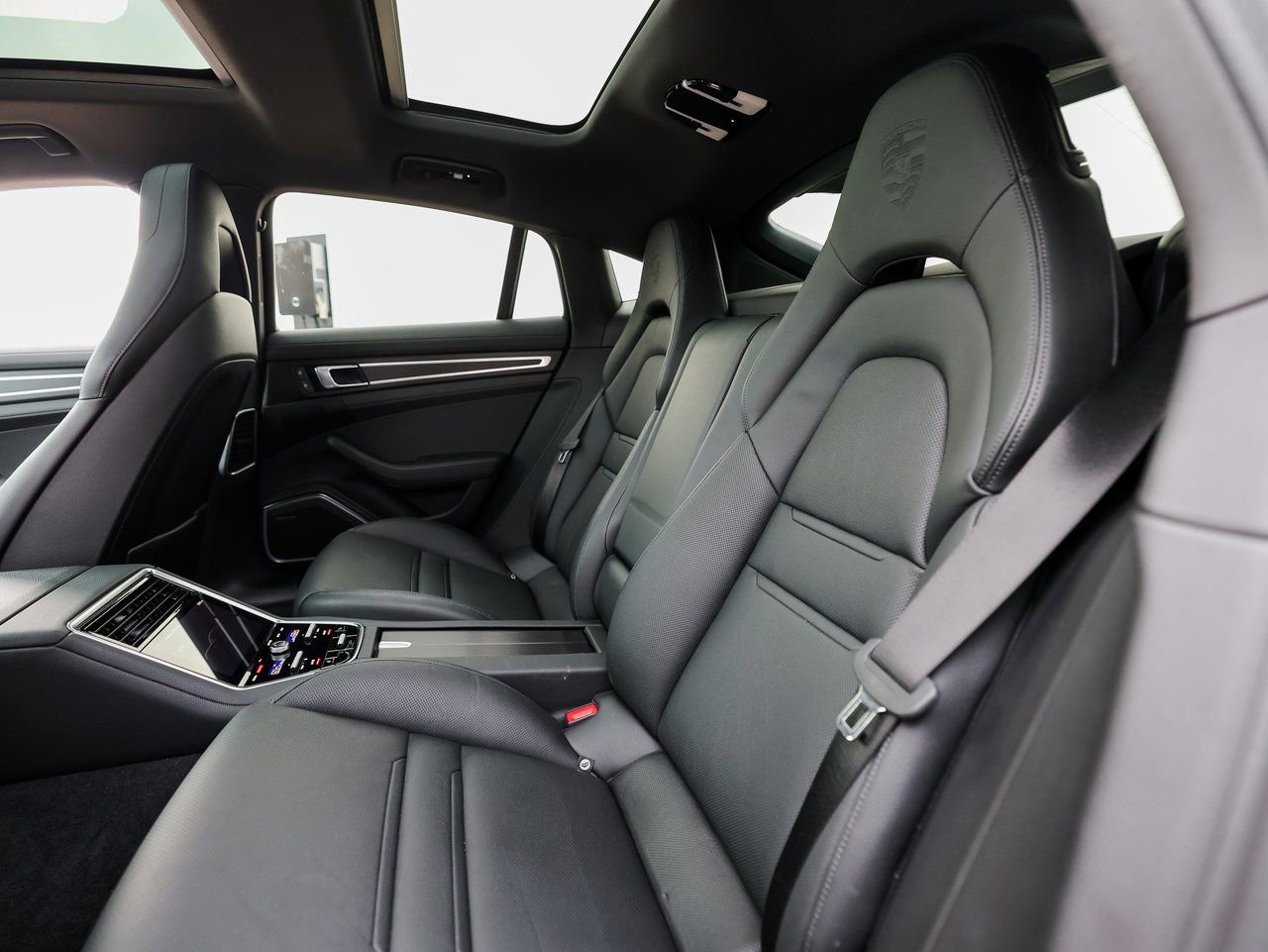 Certified 2023 Porsche Panamera Platinum Edition RWD image 24