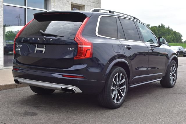 Used 2017 Volvo XC90 T6 Momentum w/ Convenience Package AWD/4WD image 17
