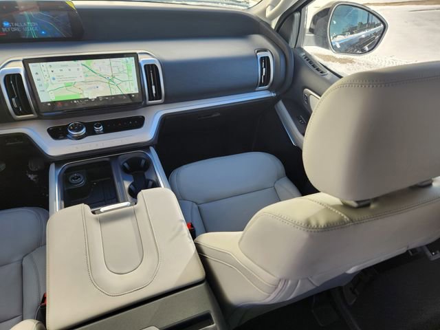 New 2026 Ford Expedition Active image 12