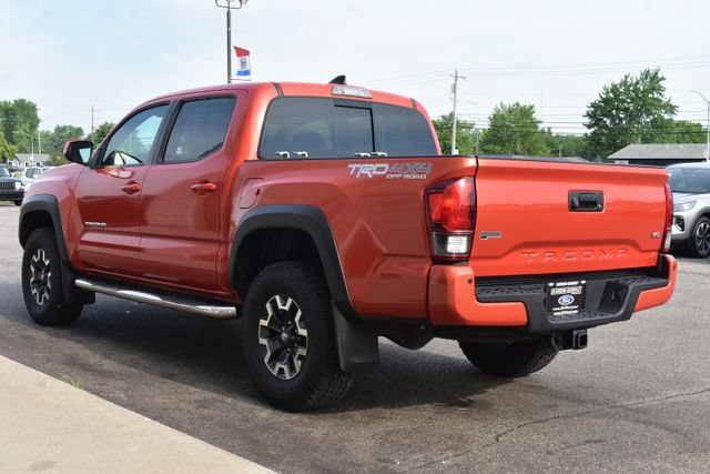 Used 2018 Toyota Tacoma TRD Off-Road w/ Technology Package AWD/4WD image 13