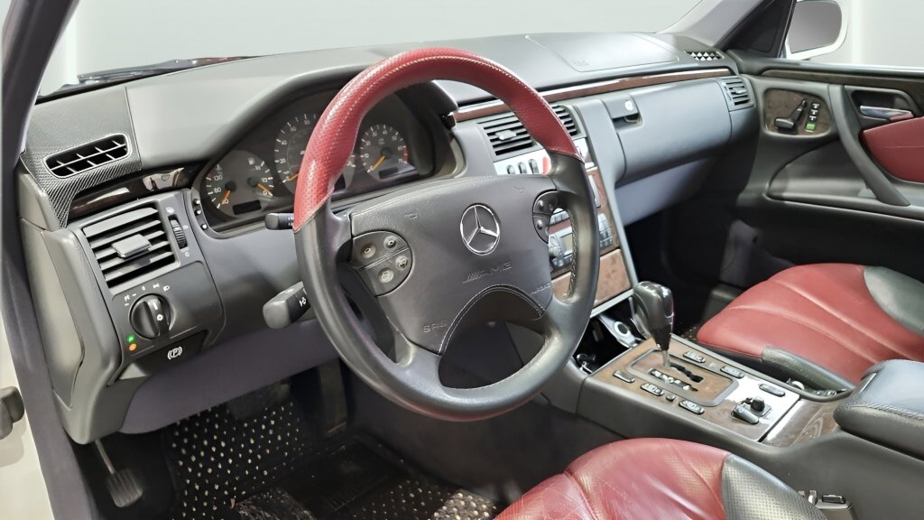 Used 2002 Mercedes-Benz E 55 AMG Sedan image 33
