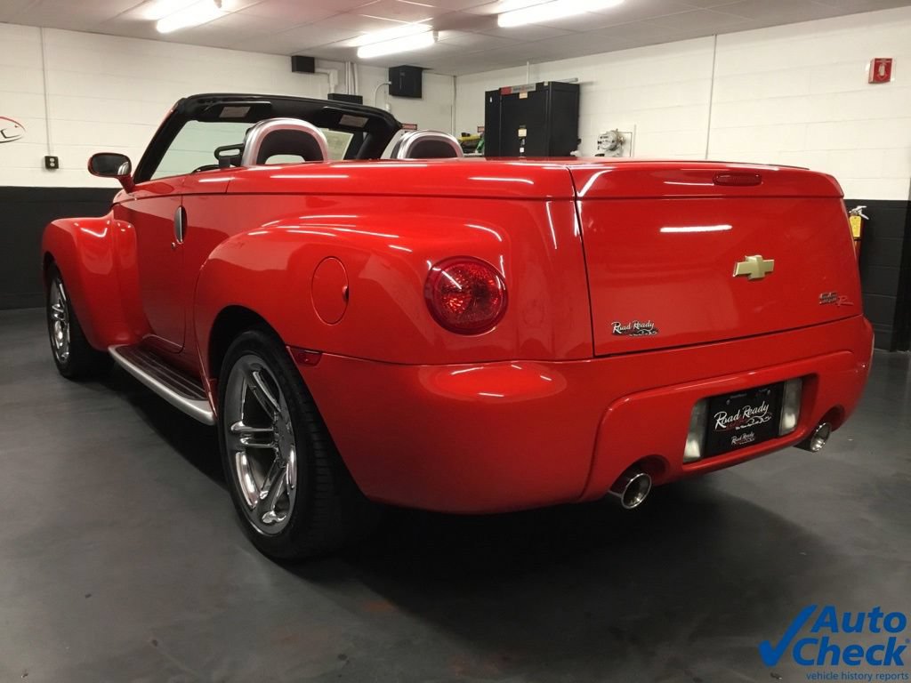 Used 2005 Chevrolet SSR w/ Preferred Equipment Group RWD image 8