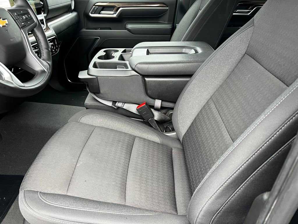Used 2025 Chevrolet Silverado 2500 LT w/ Convenience Package AWD/4WD image 10