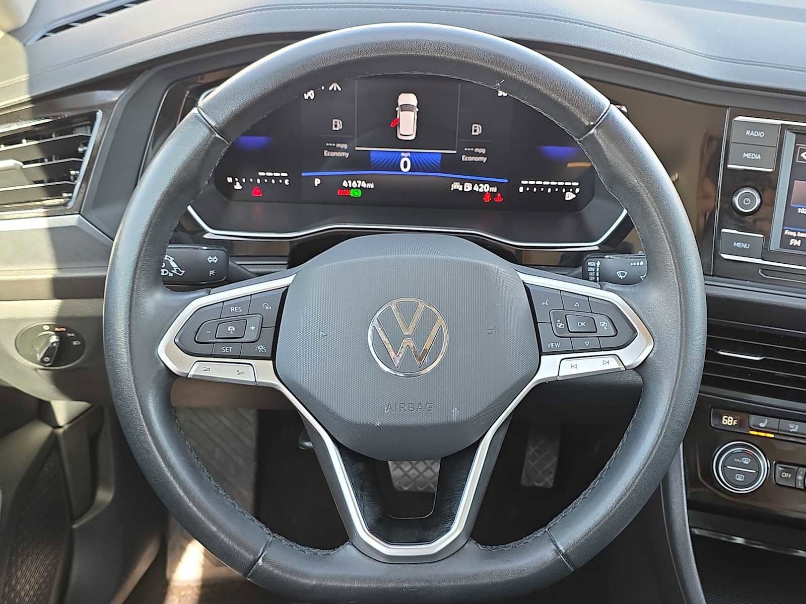 Used 2024 Volkswagen Jetta SE image 19