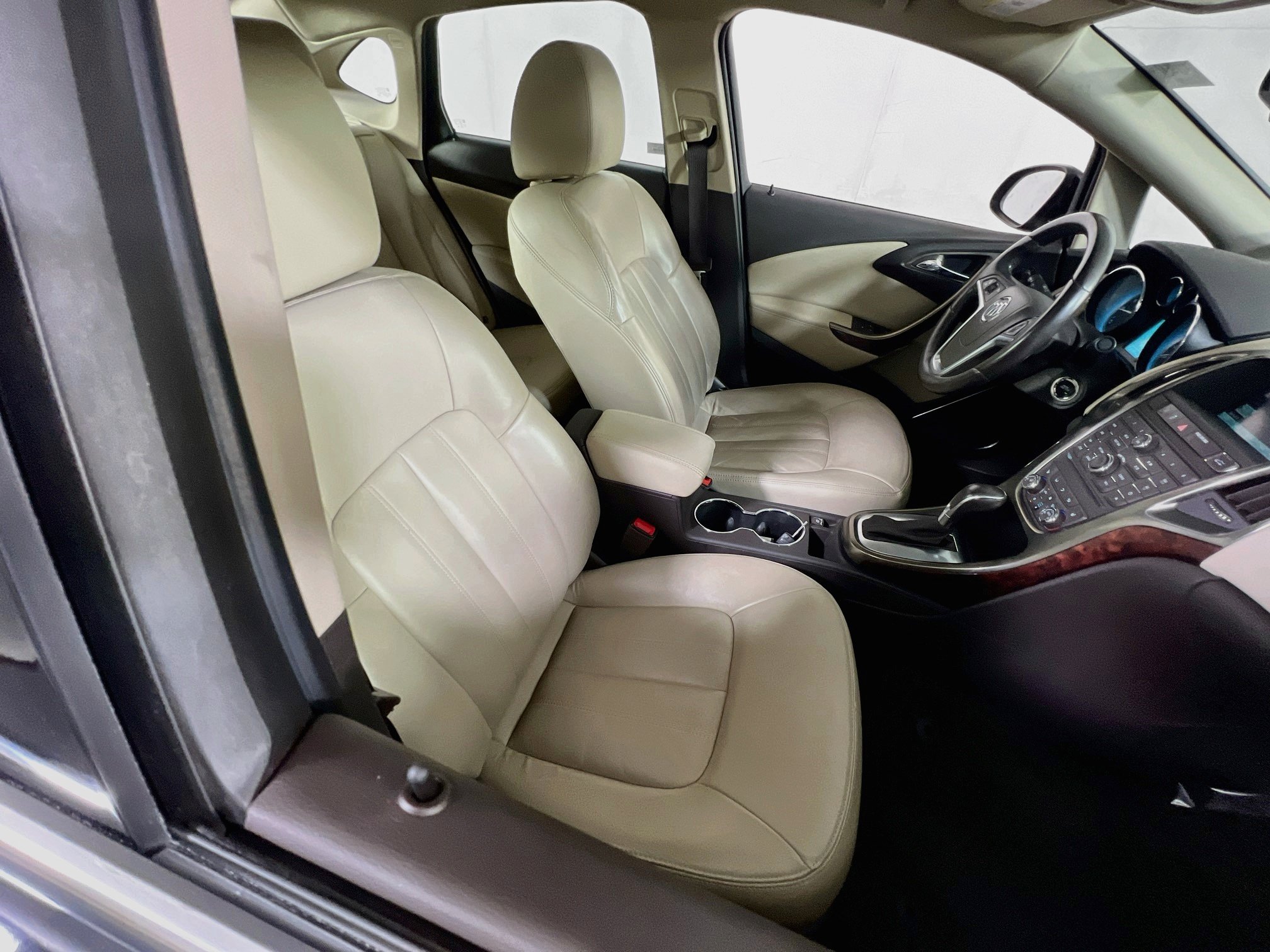Used 2016 Buick Verano Leather w/ Experience Buick Package FWD image 27