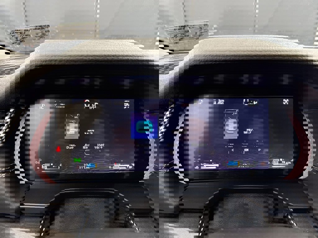 Used 2022 Jeep Grand Cherokee L Laredo w/ Luxury Tech Group I image 15