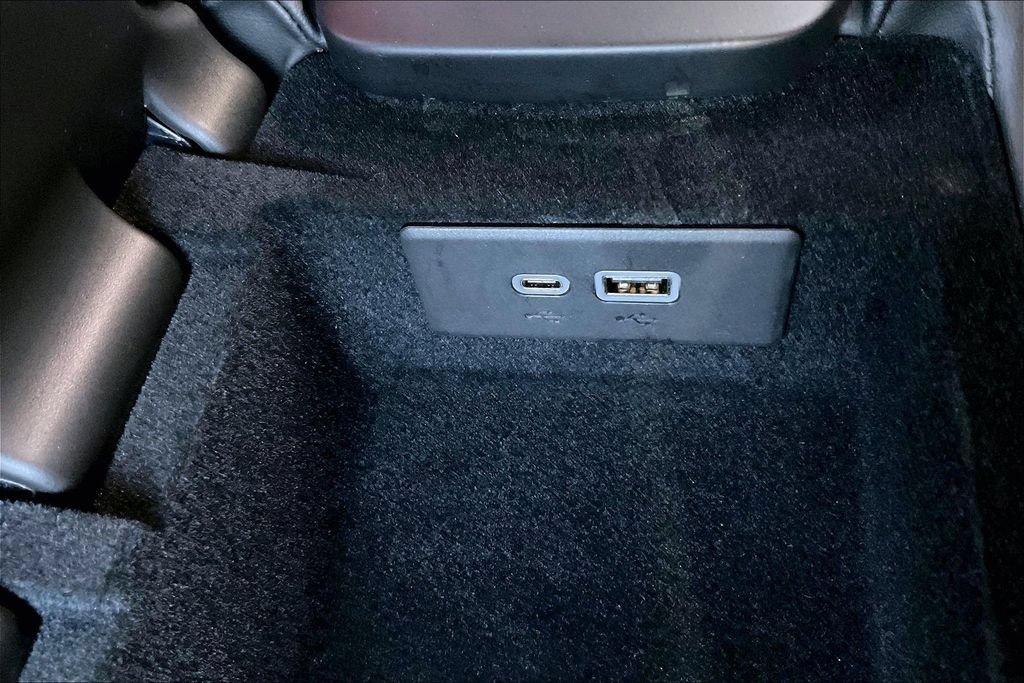 Used 2024 Chevrolet Corvette Stingray Coupe w/ 1LT RWD image 17