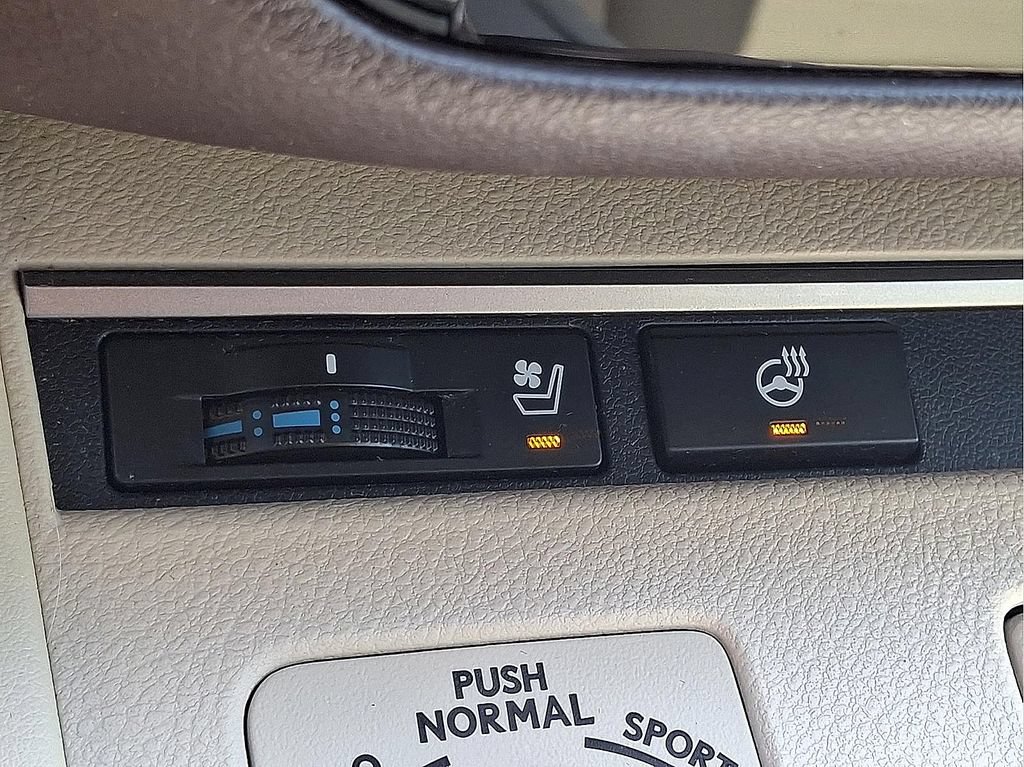 Used 2016 Lexus ES 300h w/ Navigation System Package FWD image 24