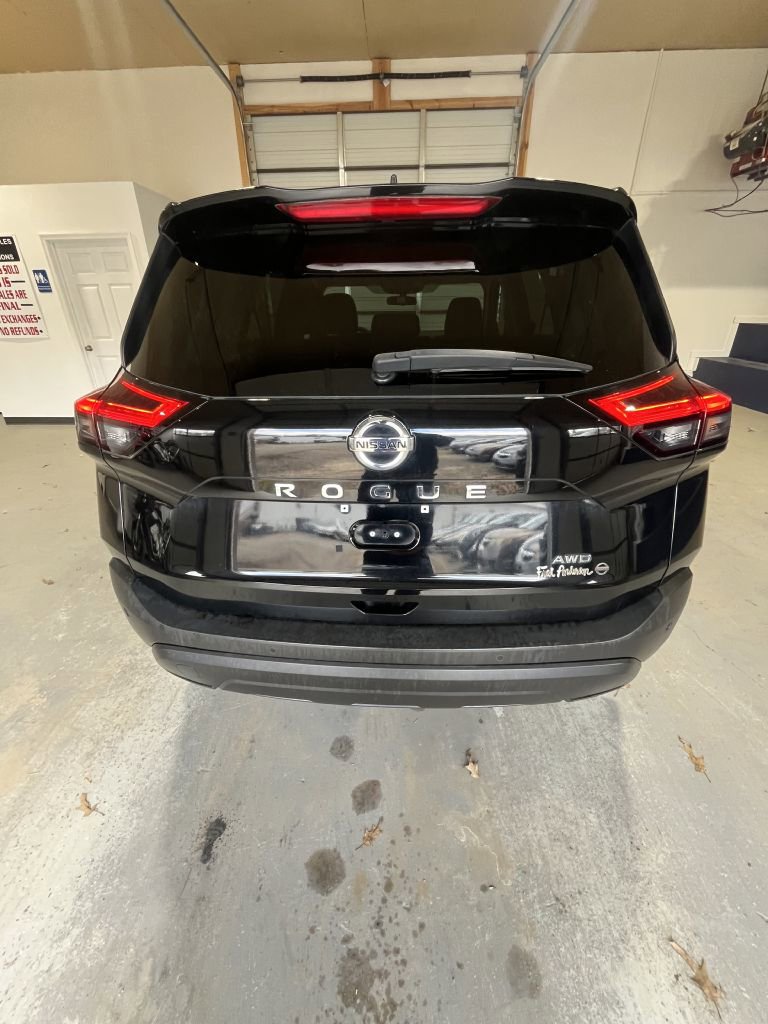 Used 2021 Nissan Rogue S image 4