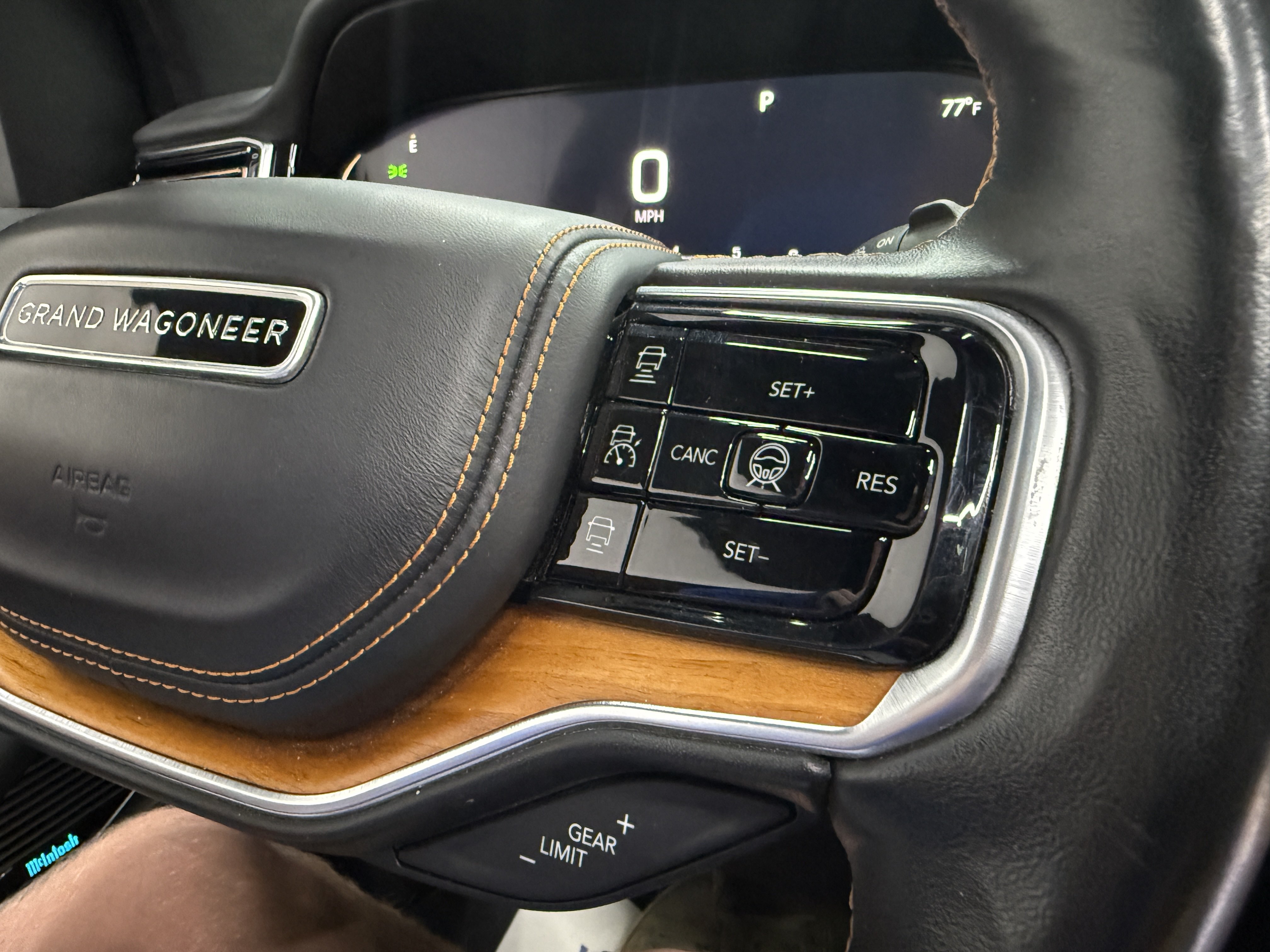 Used 2022 Jeep Grand Wagoneer Series III w/ Rear-Seat Entertainment Group AWD/4WD image 16