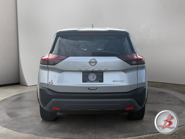 Used 2023 Nissan Rogue SV AWD/4WD image 6