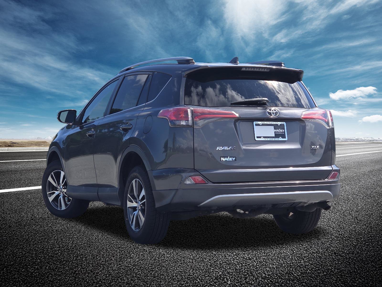 Used 2018 Toyota RAV4 XLE w/ Plus Extra Value Package FWD image 13