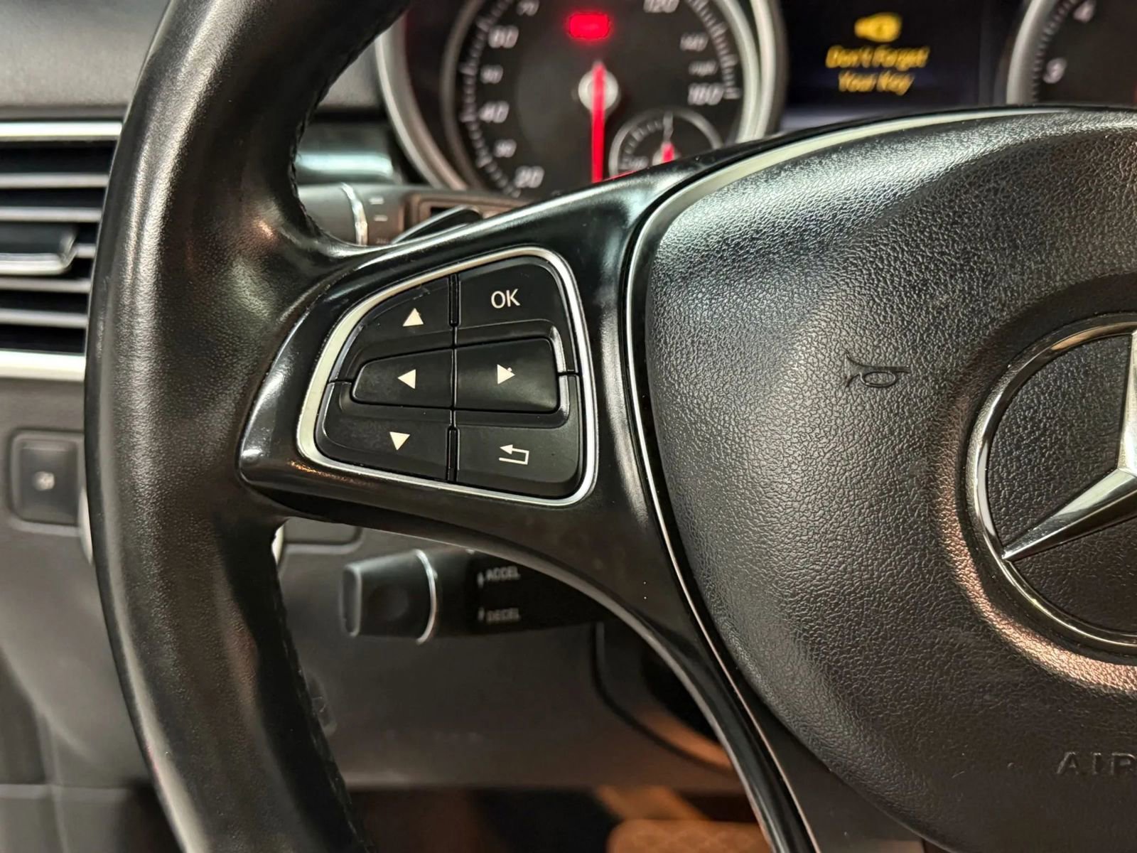 Used 2016 Mercedes-Benz GLE 350 w/ Premium Package image 27