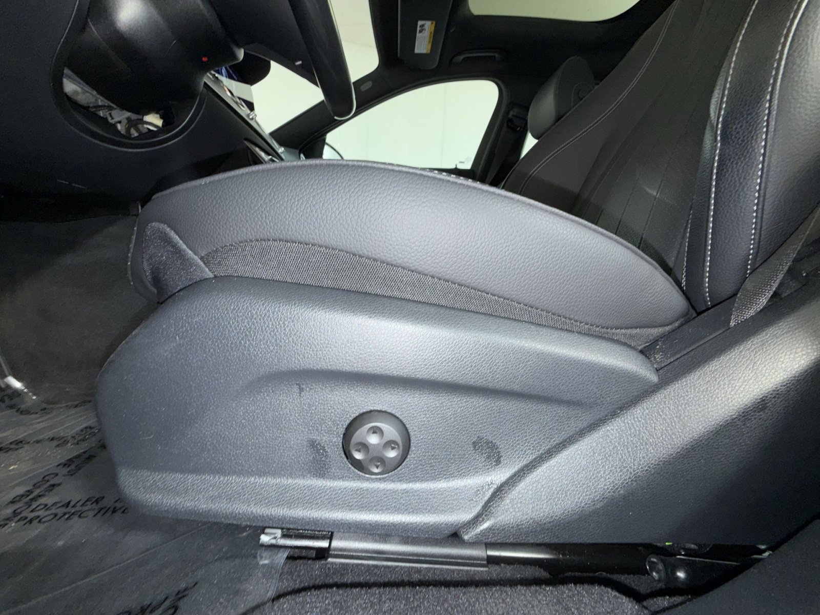Used 2023 Mercedes-Benz E 350 4MATIC Sedan image 14