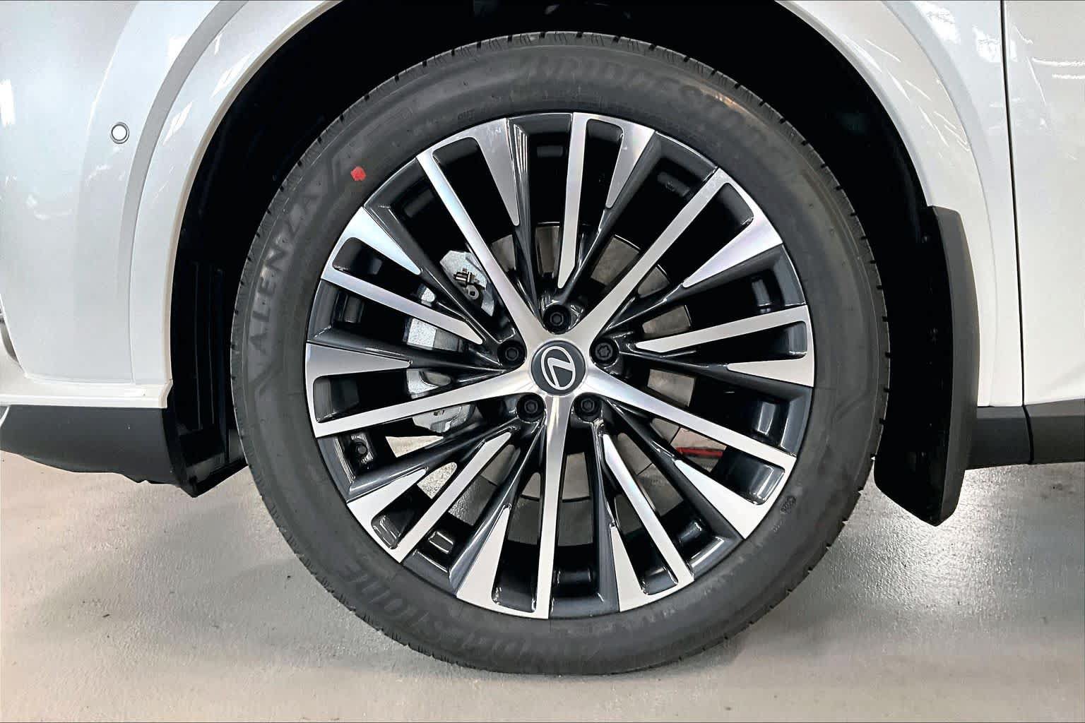 New 2026 Lexus RX 350 w/ Convenience Package AWD/4WD image 12