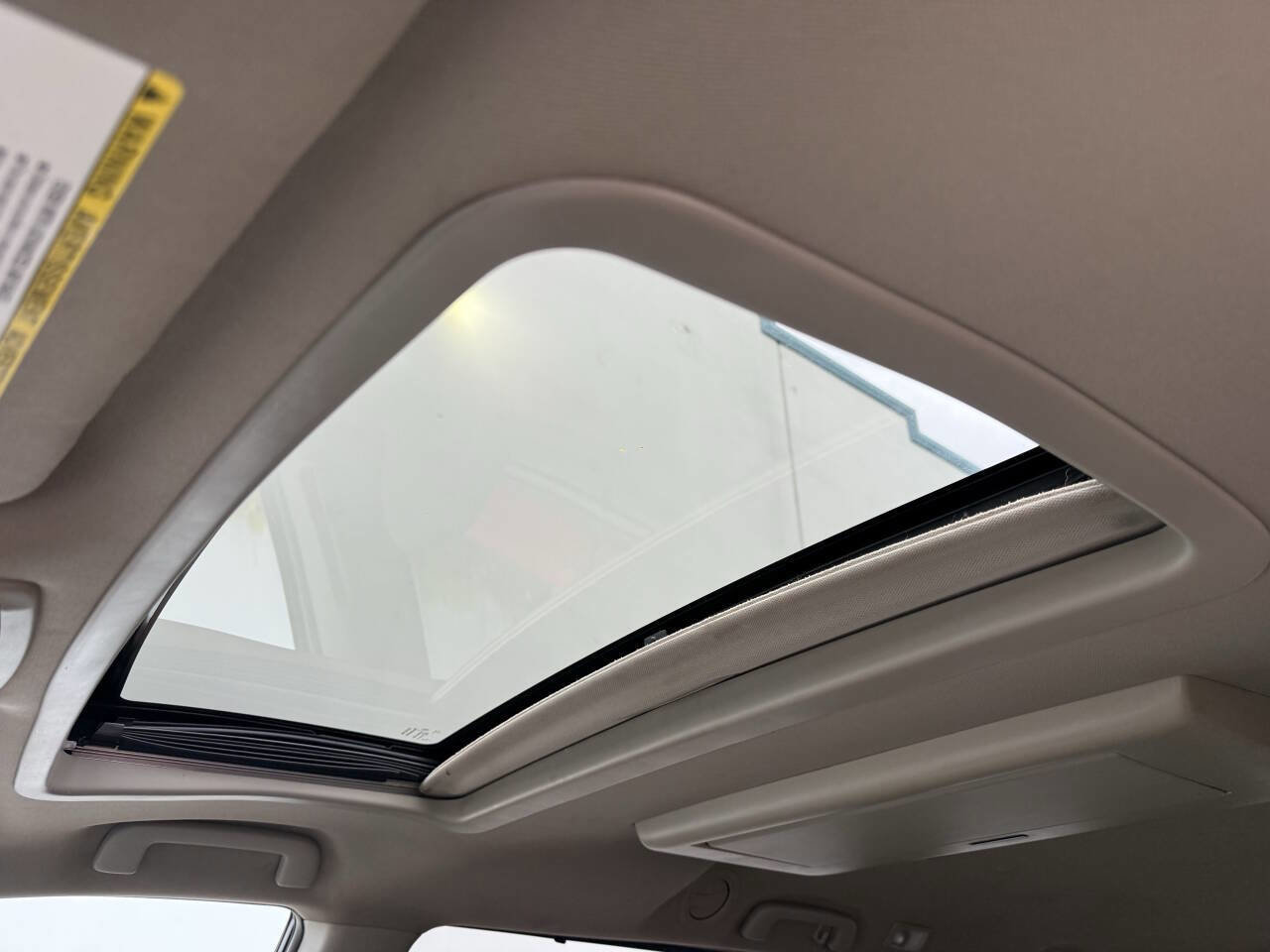 Used 2016 Toyota Sienna XLE Premium FWD image 18