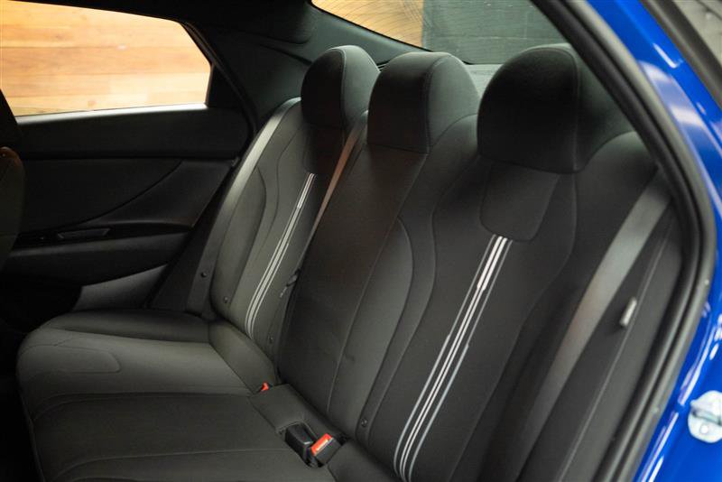Used 2025 Hyundai Elantra Sport FWD image 11