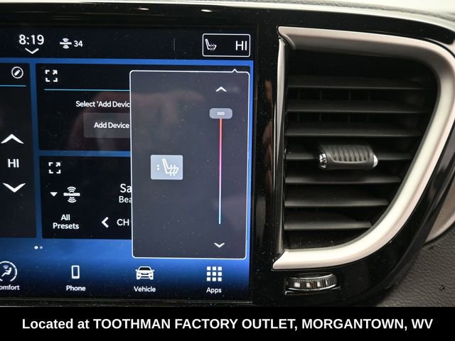 Used 2023 Chrysler Pacifica Touring-L image 19