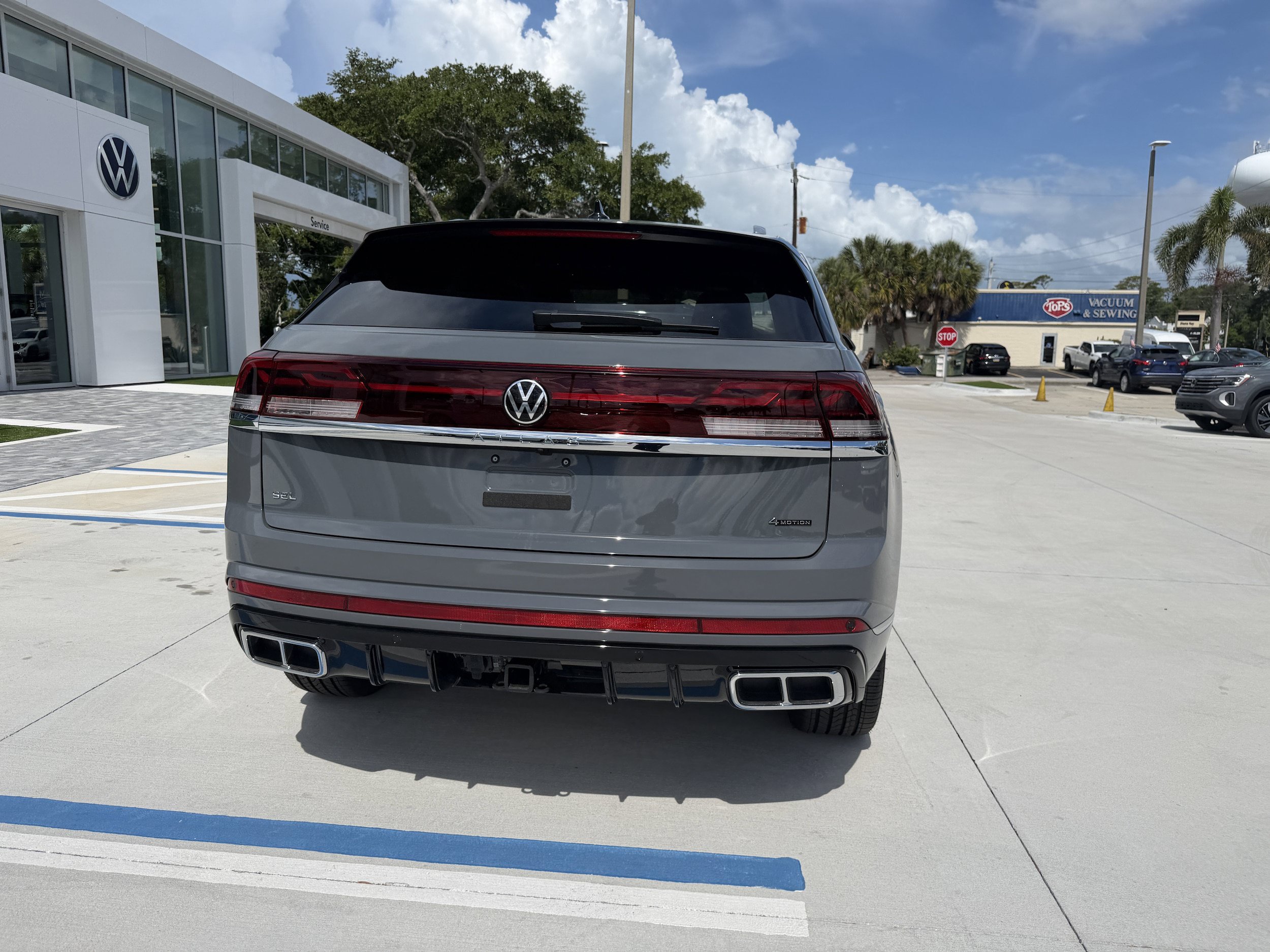 New 2026 Volkswagen Atlas Cross Sport SEL Premium R-Line AWD/4WD image 5