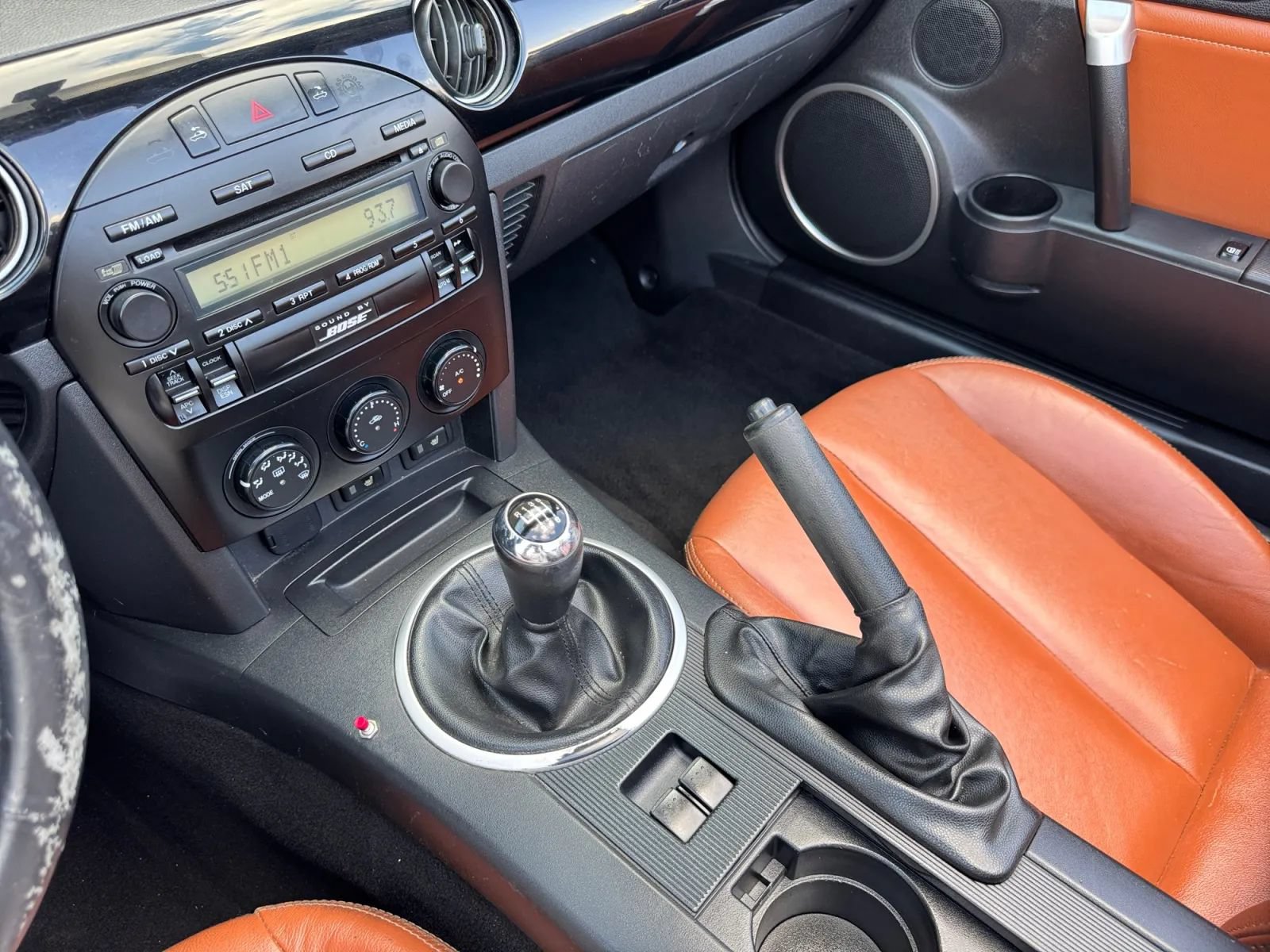 Used 2008 MAZDA MX-5 Miata Grand Touring w/ Premium Pkg RWD image 26