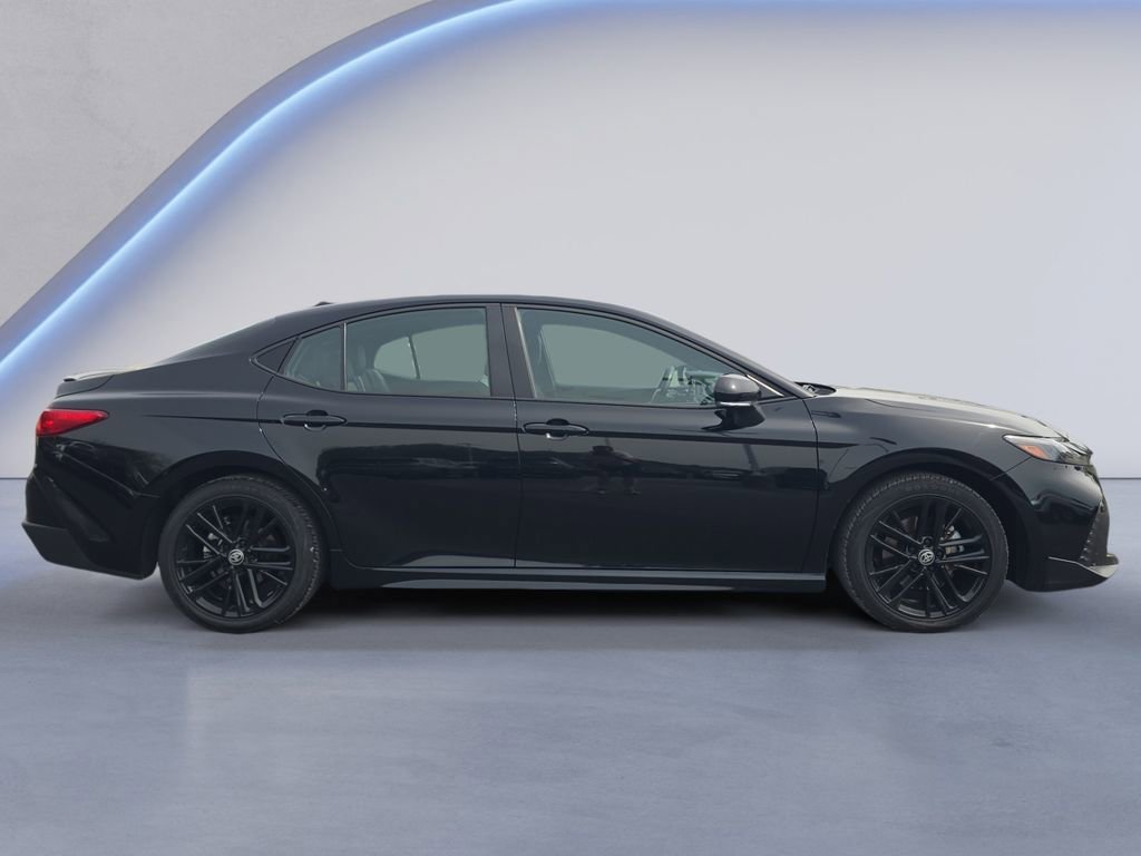 Used 2025 Toyota Camry SE w/ Convenience Package image 6