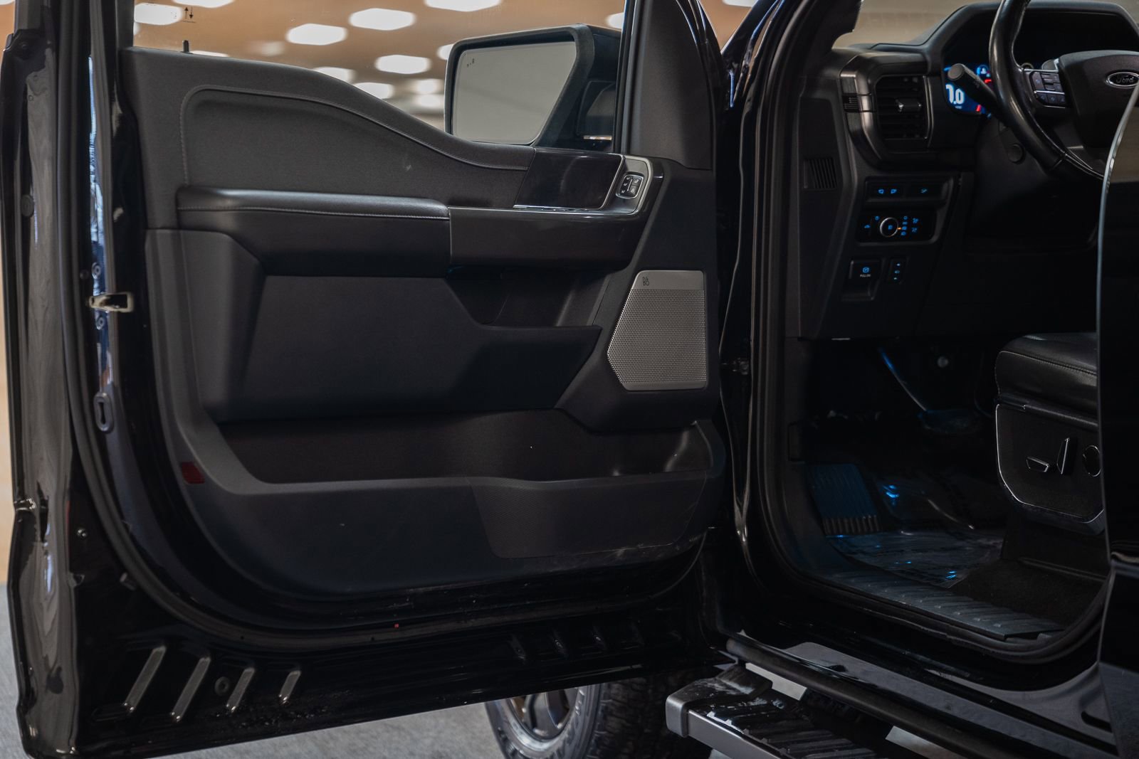 Certified 2023 Ford F150 Lariat w/ Equipment Group 502A High image 41