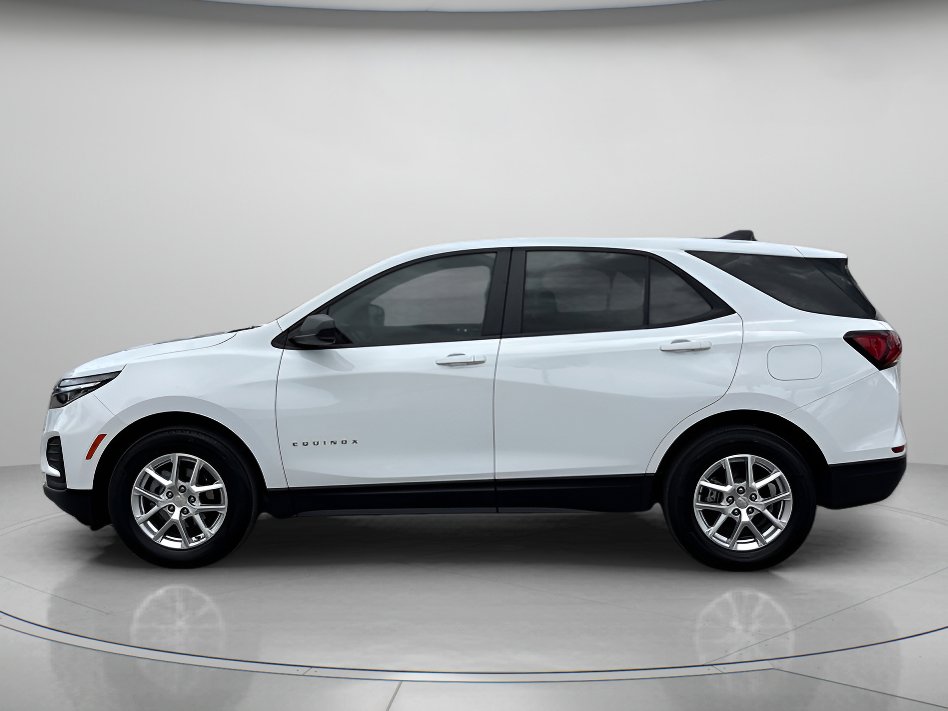 Used 2024 Chevrolet Equinox LS w/ LS Convenience Package FWD image 5