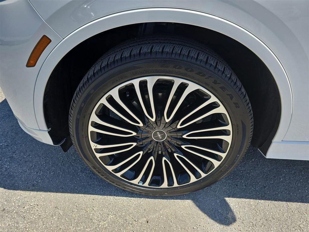 New 2025 Lincoln Aviator Black Label image 9