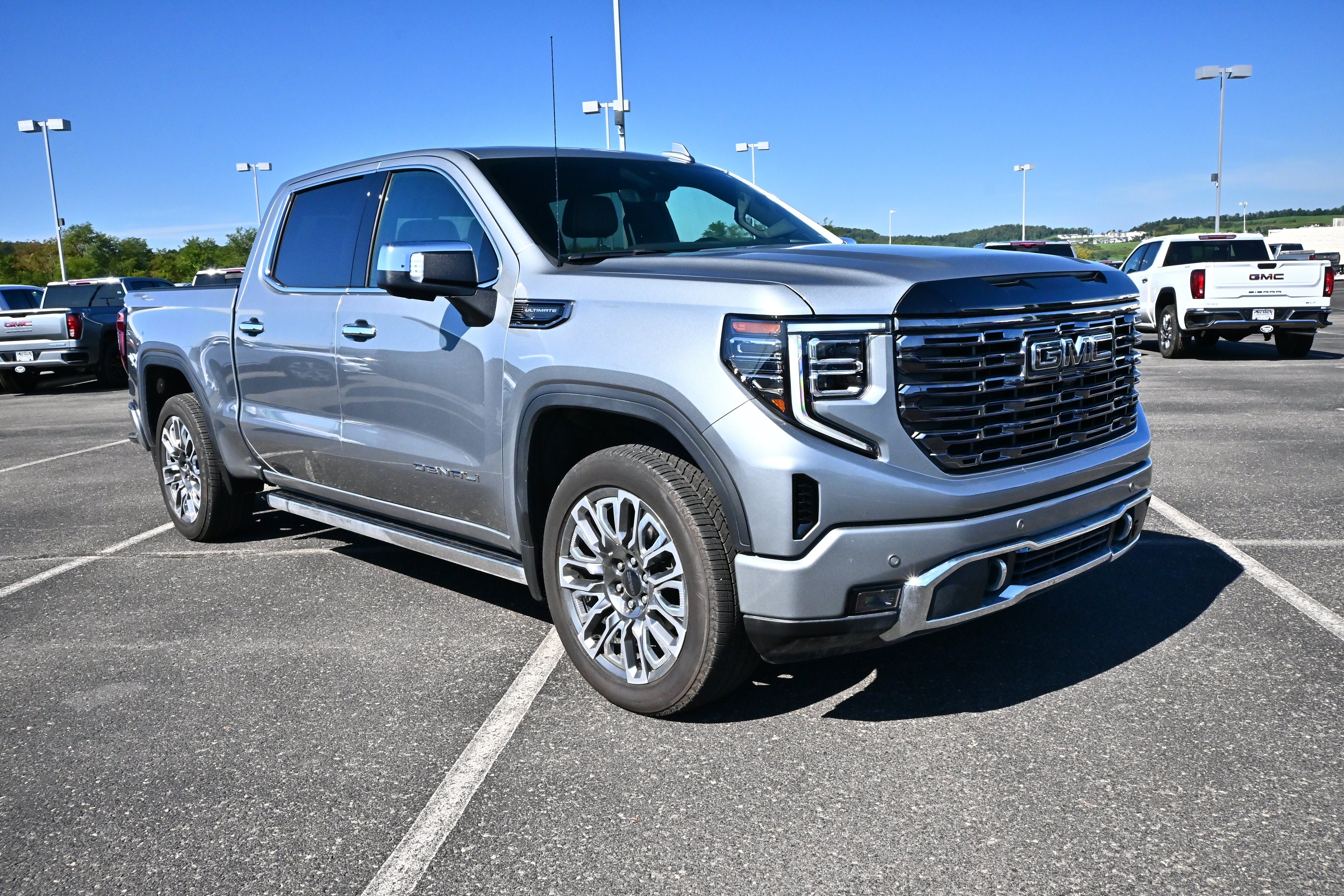 Used 2026 GMC Sierra 1500 Denali Ultimate AWD/4WD image 2