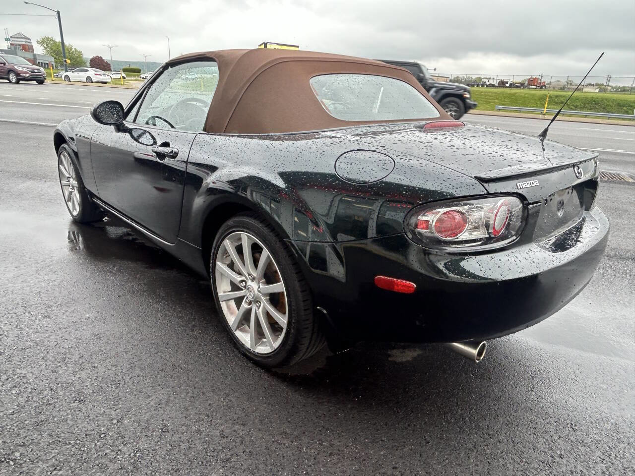 Used 2008 MAZDA MX-5 Miata Grand Touring w/ Premium Pkg RWD image 5