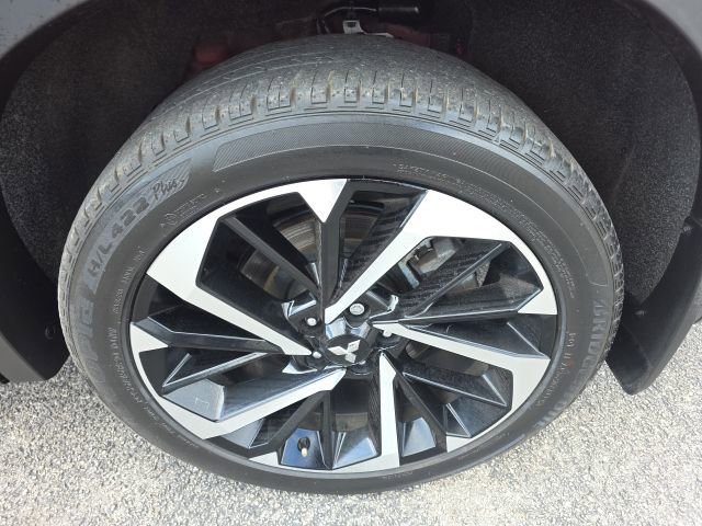 Used 2023 Mitsubishi Outlander SE image 6
