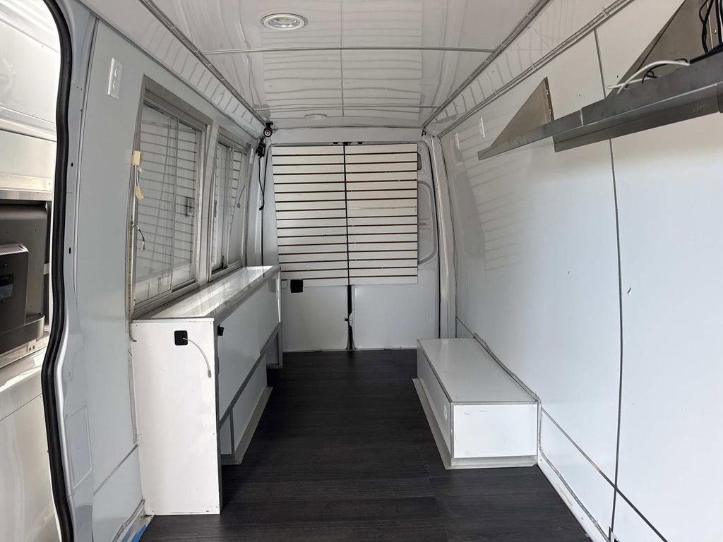Used 2021 Mercedes-Benz Sprinter 2500 image 14