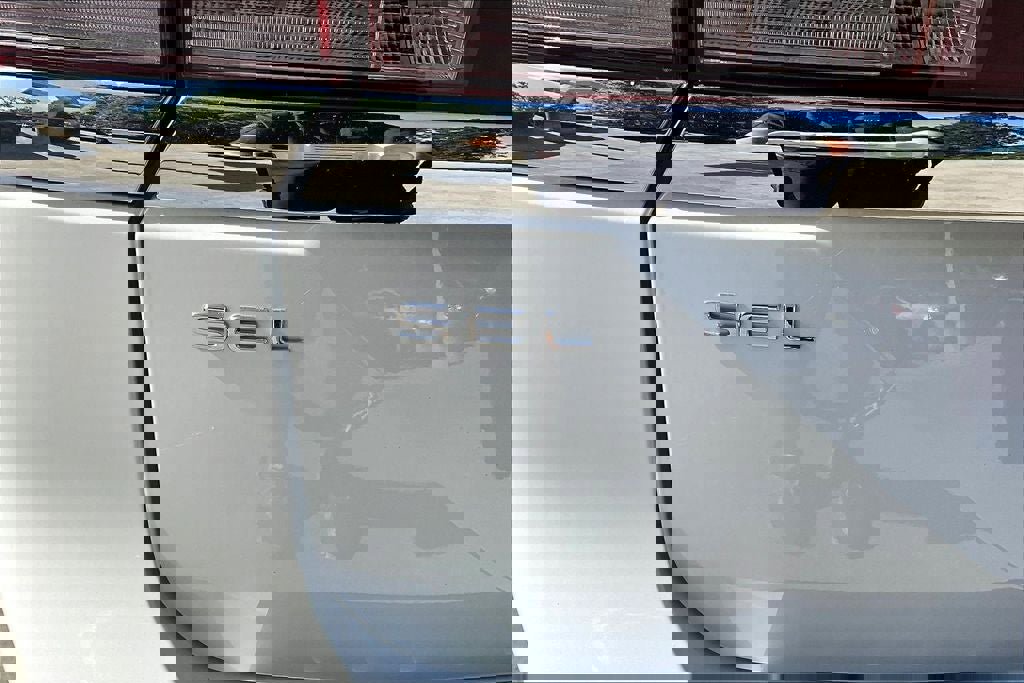 Certified 2024 Volkswagen Atlas SEL Premium R-Line image 7