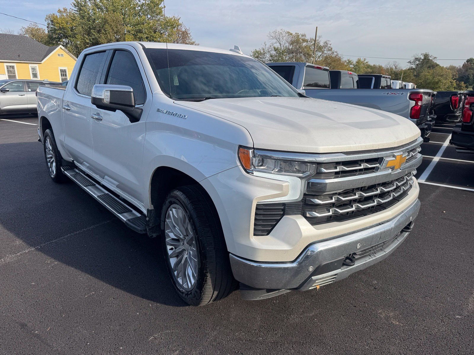 Used 2025 Chevrolet Silverado 1500 LTZ w/ LTZ Premium Package AWD/4WD image 8