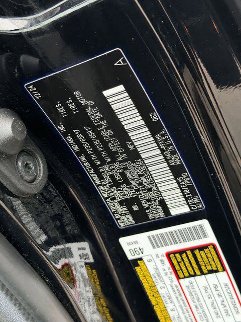 Certified 2025 Toyota Sienna XLE FWD image 29