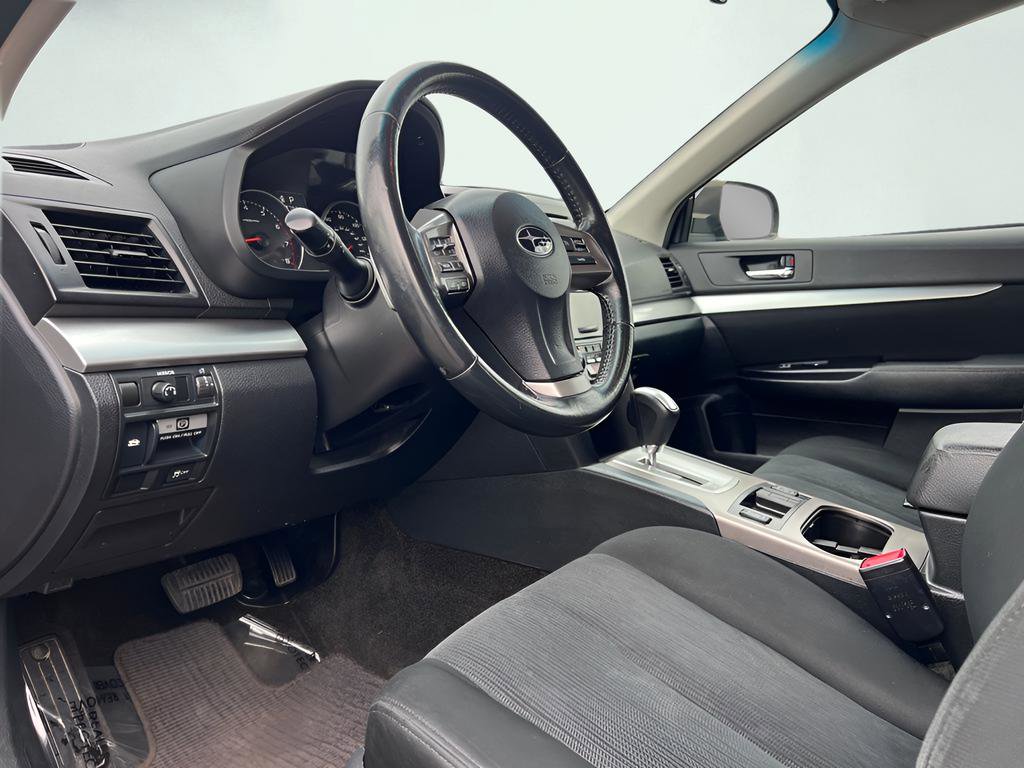 Used 2014 Subaru Outback 2.5i Premium image 2