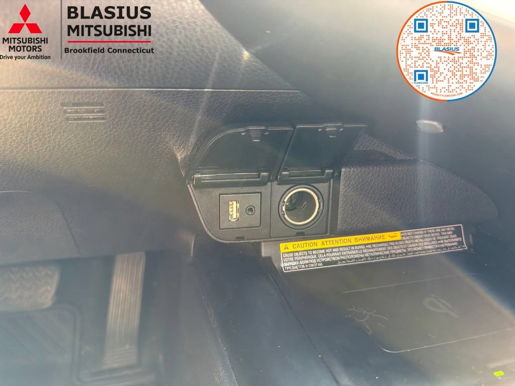 Used 2019 Toyota Camry XSE FWD image 30