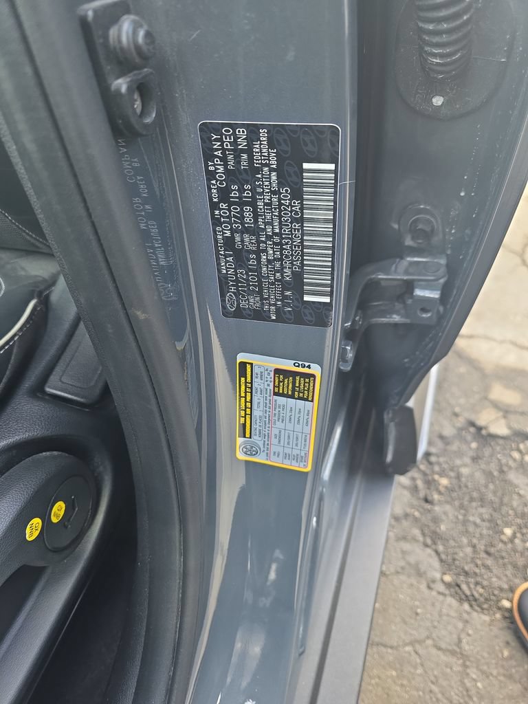 Used 2024 Hyundai Venue Limited FWD image 28