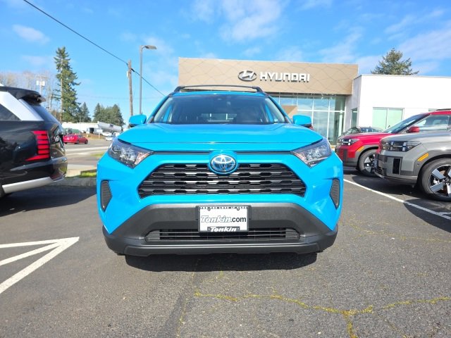 Used 2020 Toyota RAV4 LE w/ Carpet Mat Package image 4