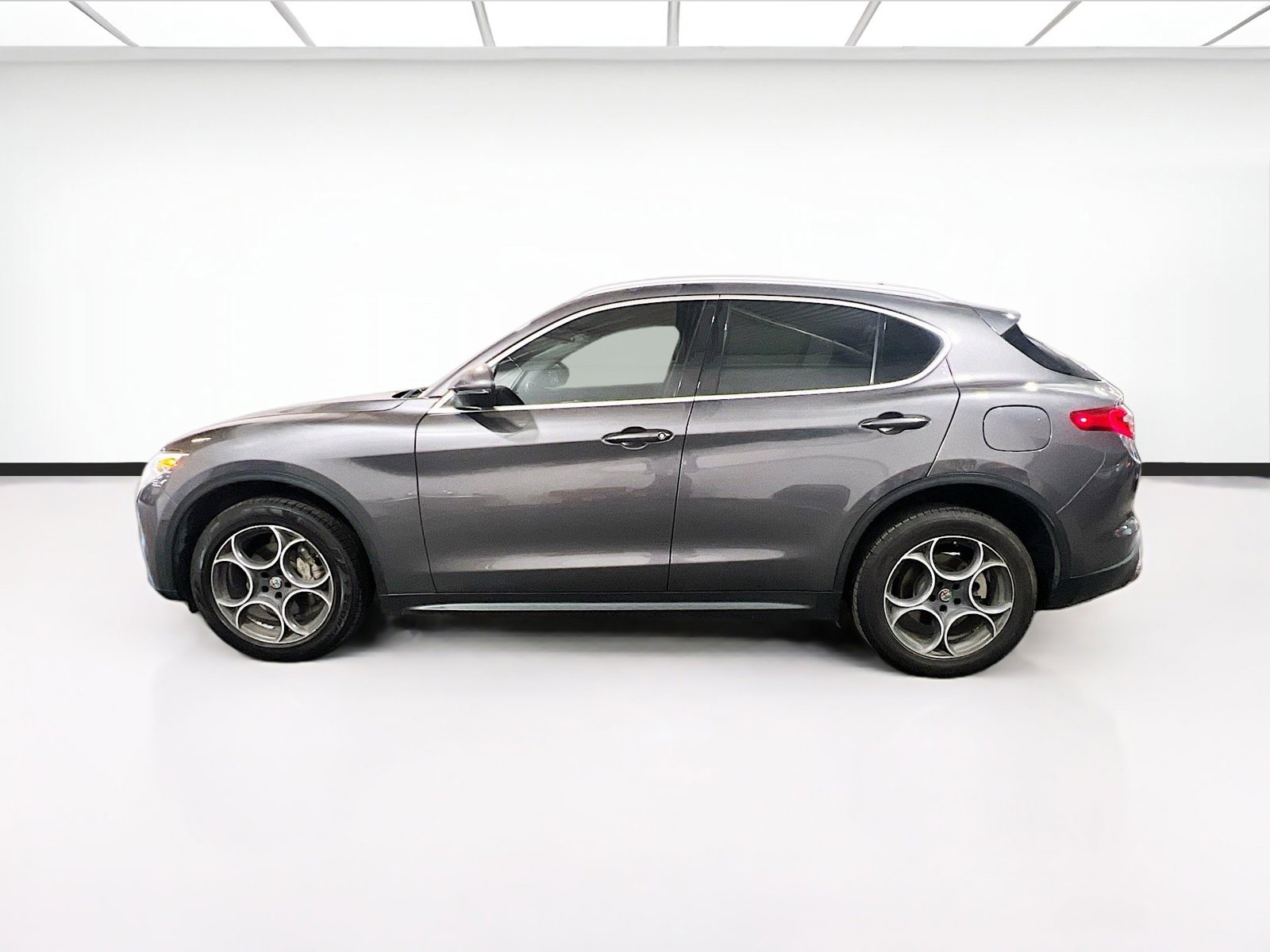 Used 2018 Alfa Romeo Stelvio Ti image 23