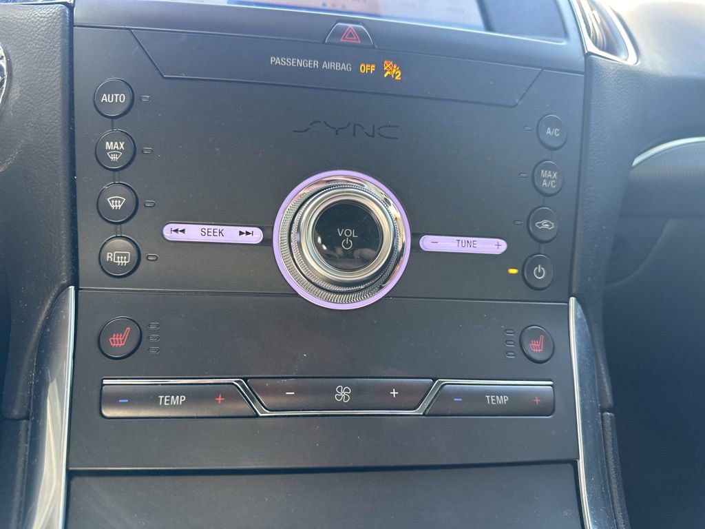 Used 2020 Ford Edge Titanium image 14