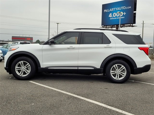 Used 2023 Ford Explorer XLT w/ Equipment Group 202A image 7