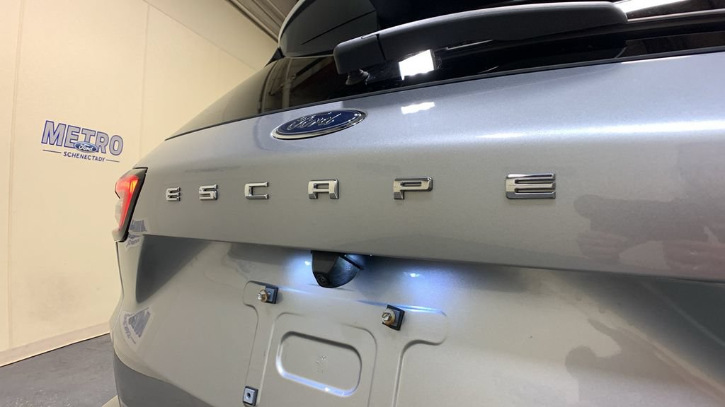 Used 2024 Ford Escape ST-Line w/ Tech Pack #1 AWD/4WD image 17