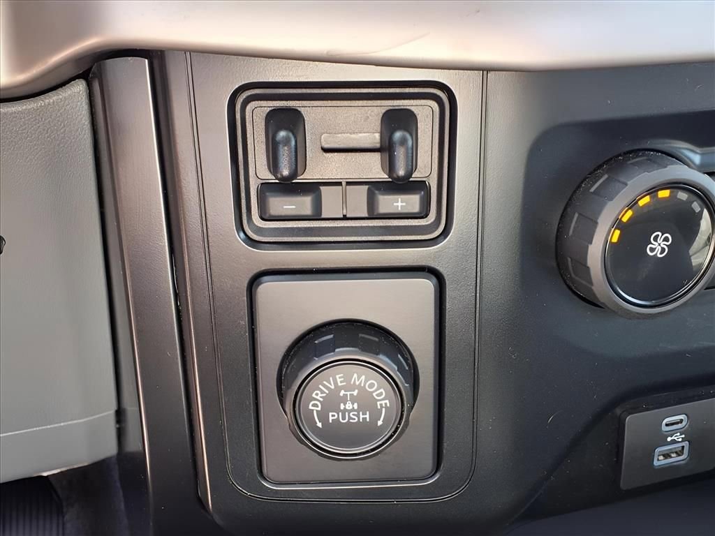 Used 2023 Ford F150 XL w/ Trailer Tow Package image 9