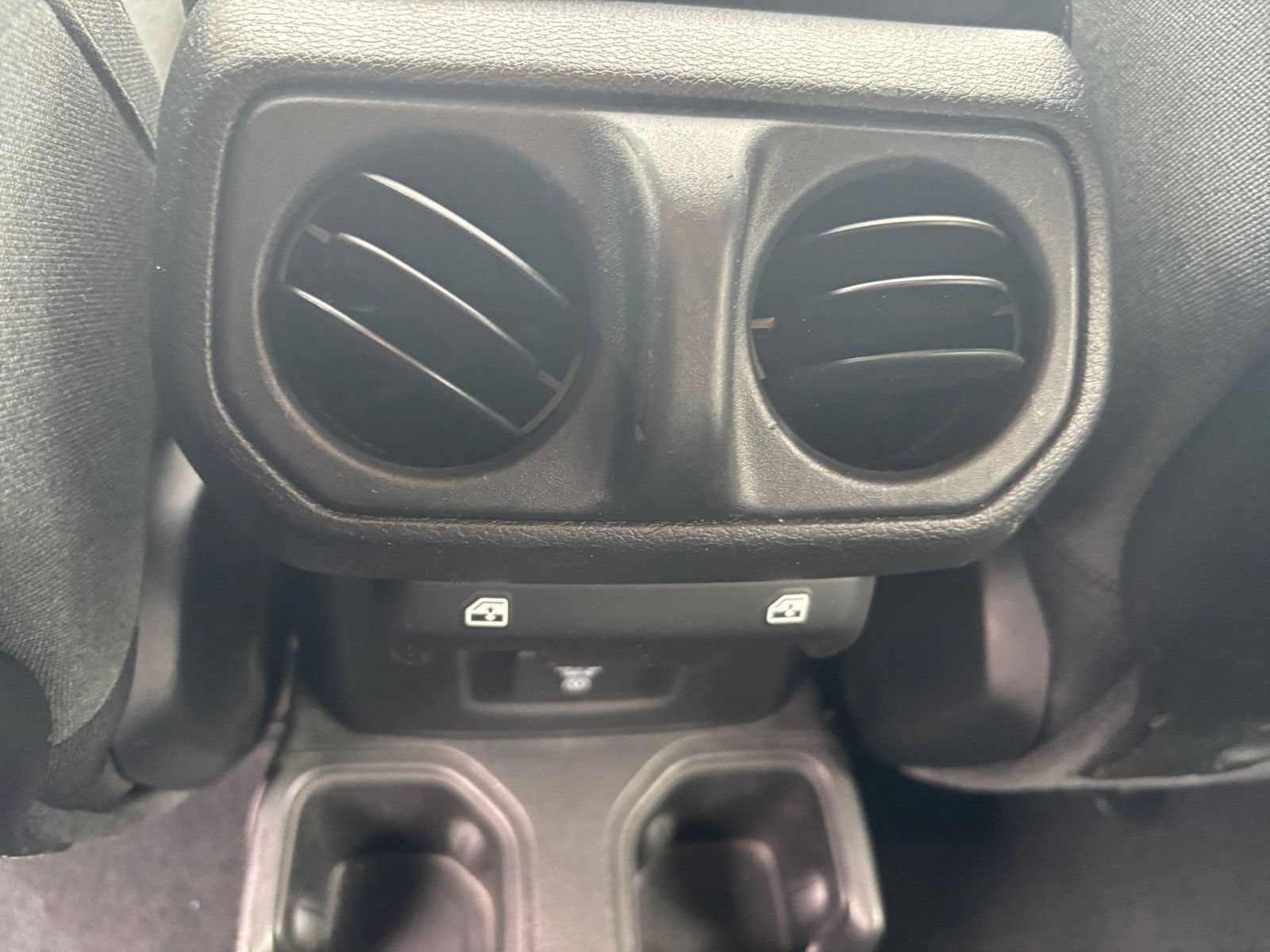 Used 2025 Jeep Wrangler Unlimited Rubicon AWD/4WD image 21